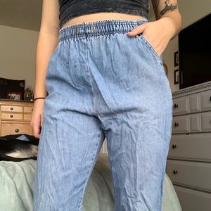 Baggy grandma jeans